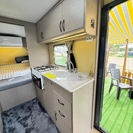 אתר קמפינג Yakamoz Karavan אנטליה